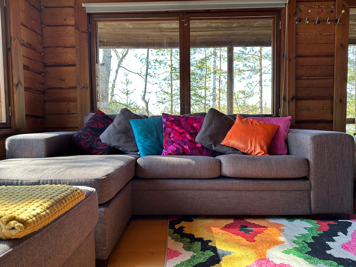 Retro Beach - Colourful Retreat 2