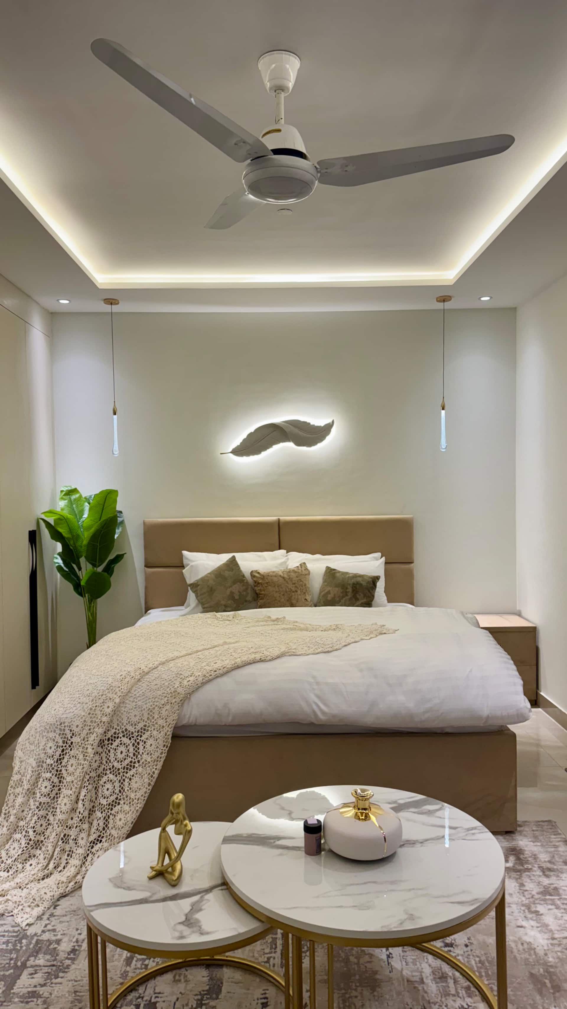 Luxury Aurum Studio Gulberg Pool/Cafeteria/Wifi