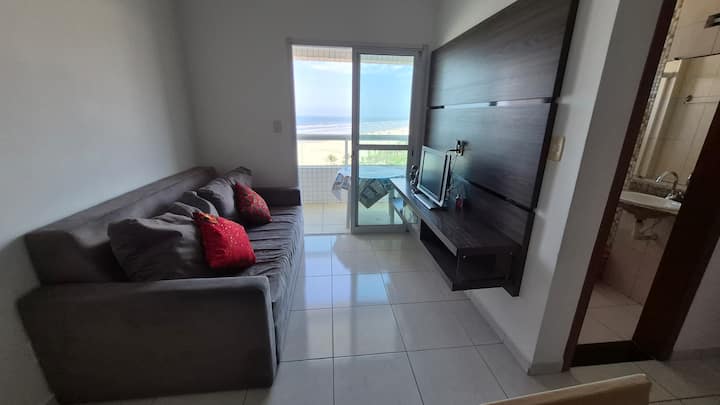 להירגע ולצפות בים.