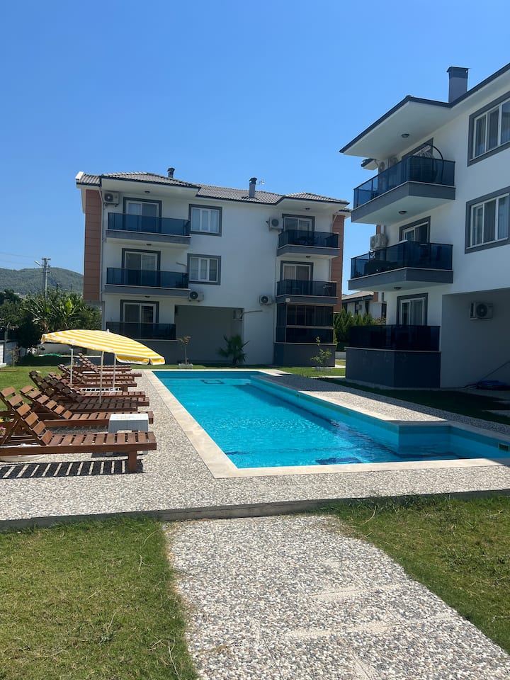 Havuzlu Sitede Full Eşyalı Daire - Ortaca