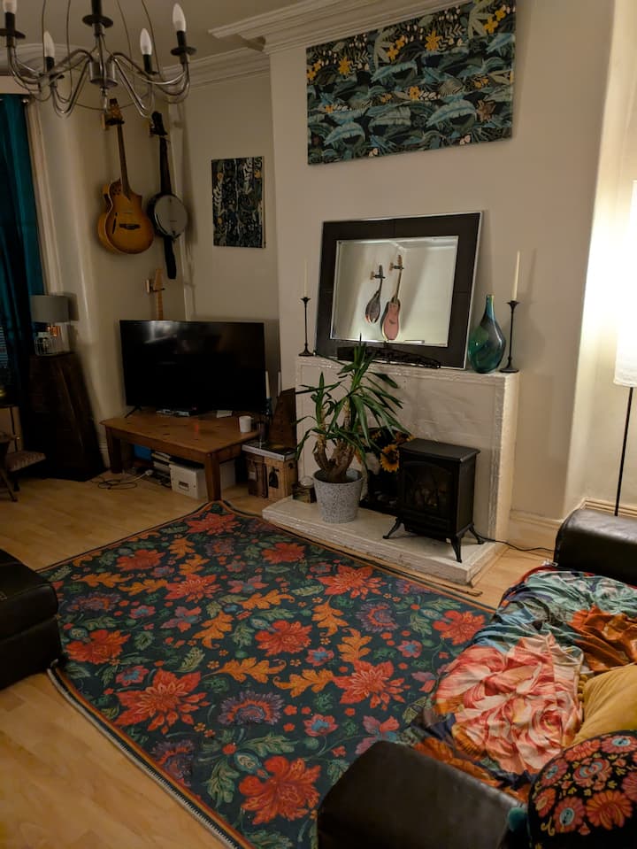 Double Room In Victorian Terrace - Leeds