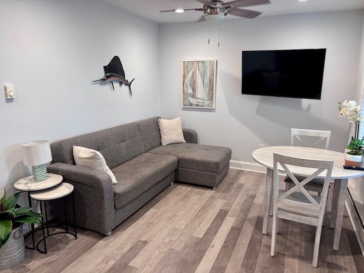 Cozy Coastal Getaway · 1 Block To Beach +Boardwalk - Lavallette, NJ