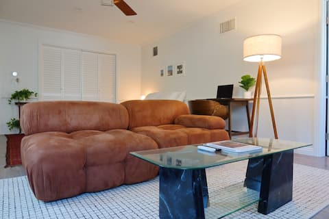 Successful Airbnb property: MidCentury Guest Suite Near SoFi, LAX, Culver City in Westside South Central
