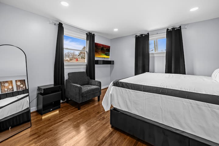 მეორე საძინებელი დიდი საწოლით