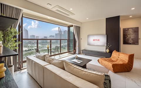 Galleria TopF/ 3BR | Best CBD View | Pool & Gym