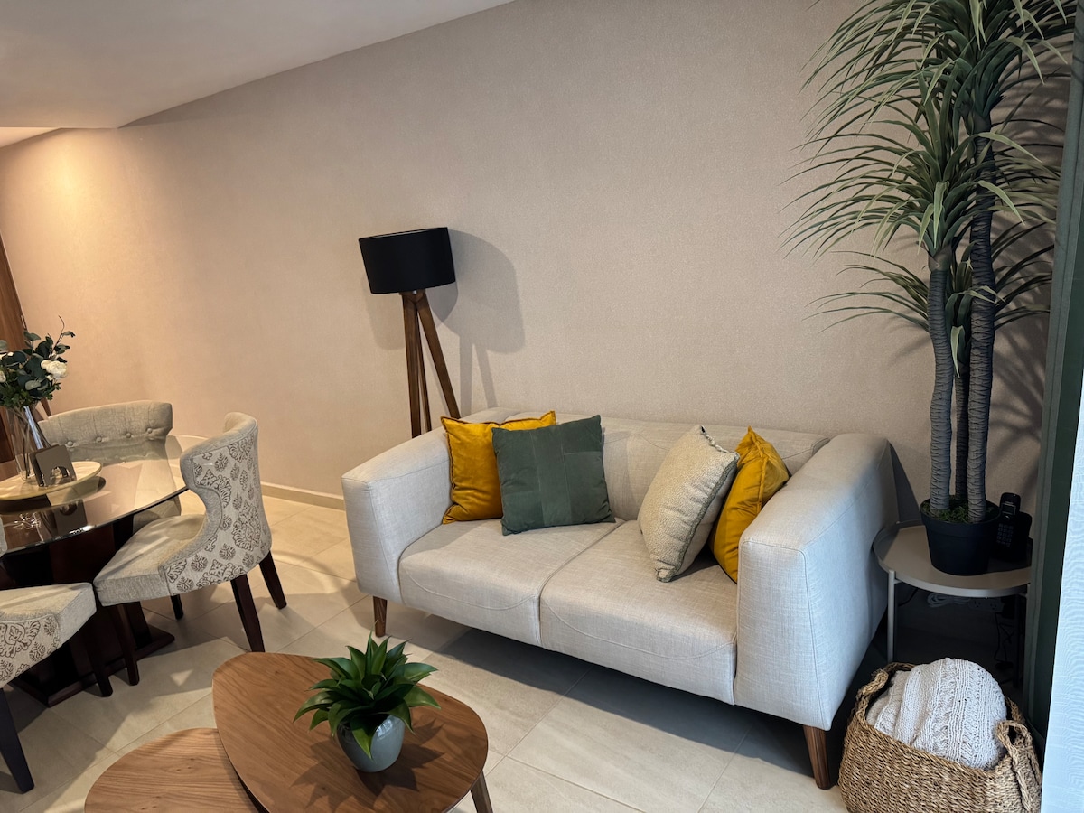 Popular Airbnb listing: Amazing 2Bdr 2Bth Apt Near Roma, Juarez, &Centro in Doctores
