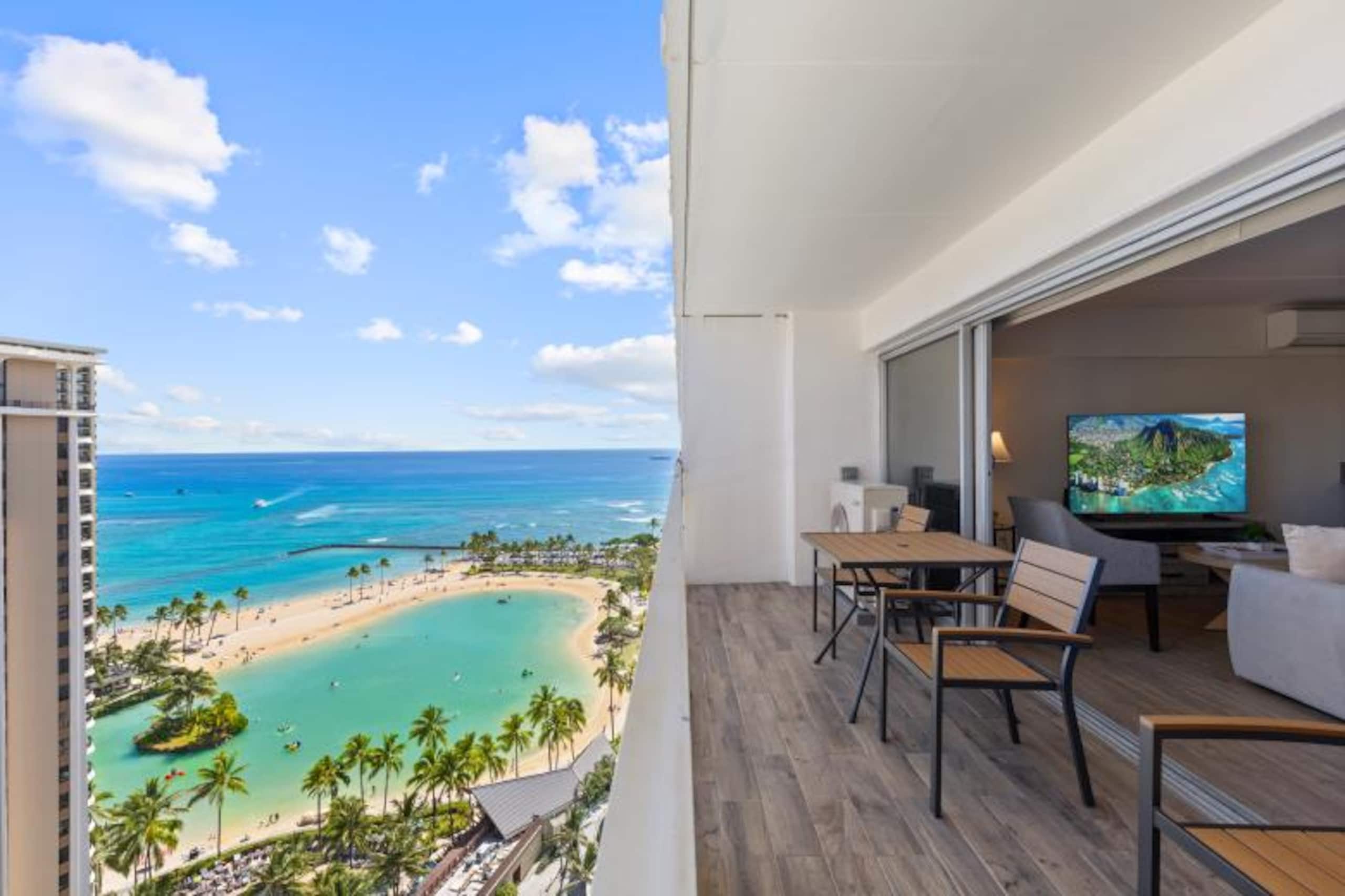 Condo in Honolulu · ★4.82 · 1 bedroom · 3 beds · 1 bath - Image 1