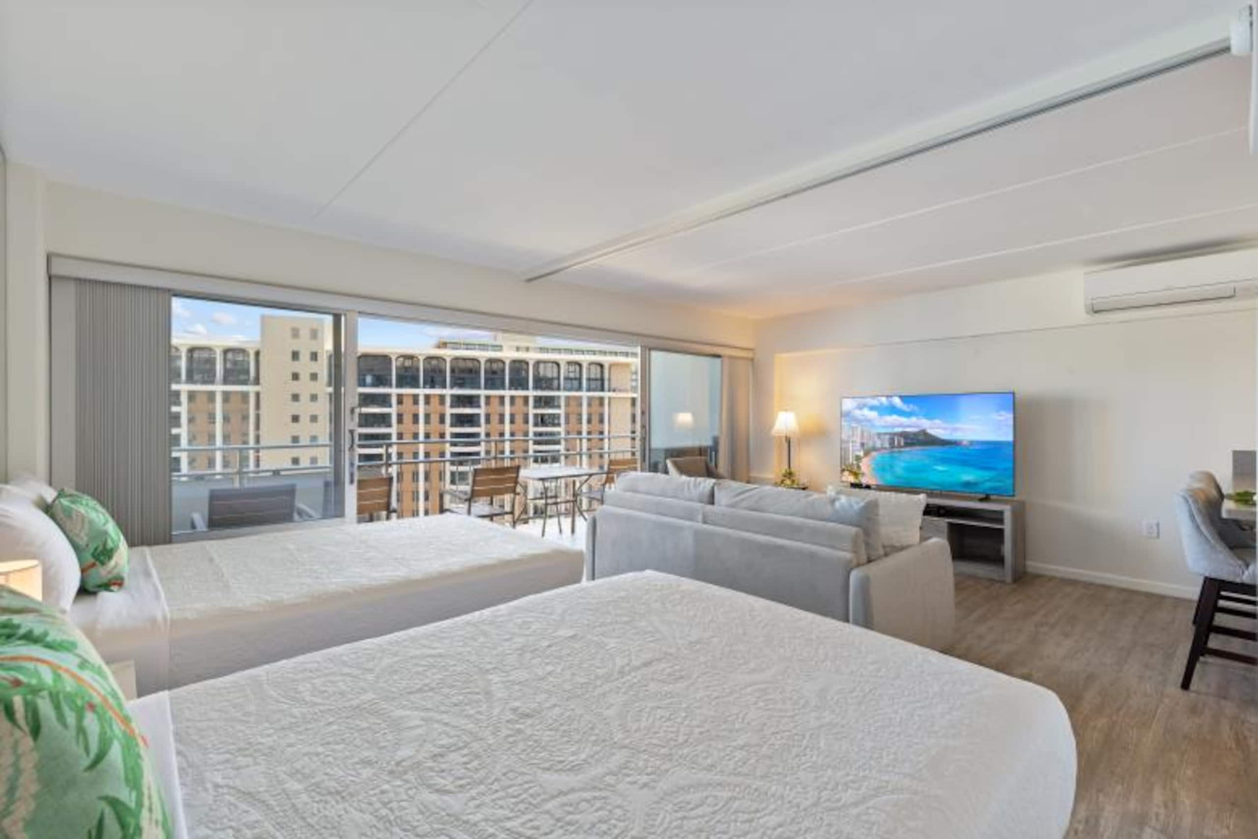 Condo in Honolulu · ★4.82 · 1 bedroom · 3 beds · 1 bath - Image 14