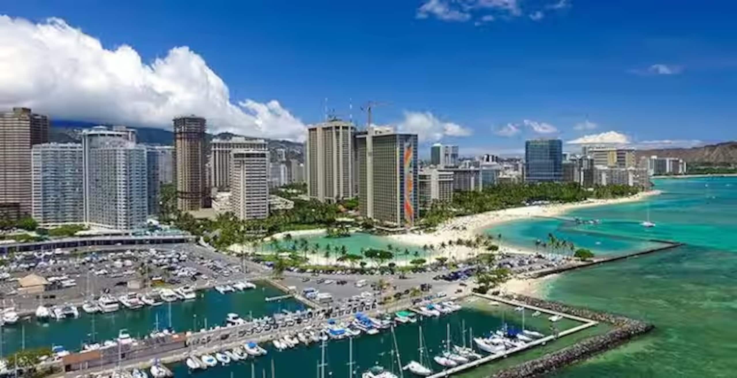 Condo in Honolulu · ★4.82 · 1 bedroom · 3 beds · 1 bath - Image 46