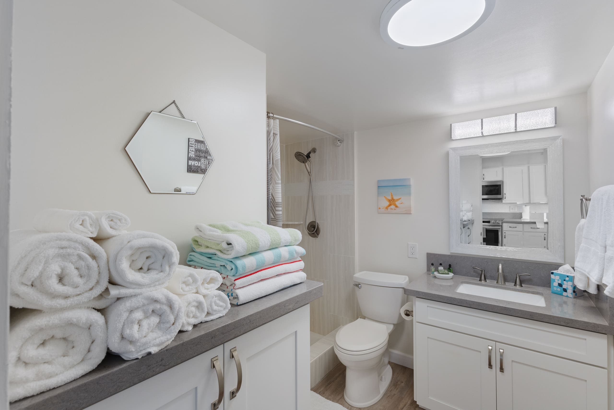 Condo in Honolulu · ★4.82 · 1 bedroom · 3 beds · 1 bath - Image 16