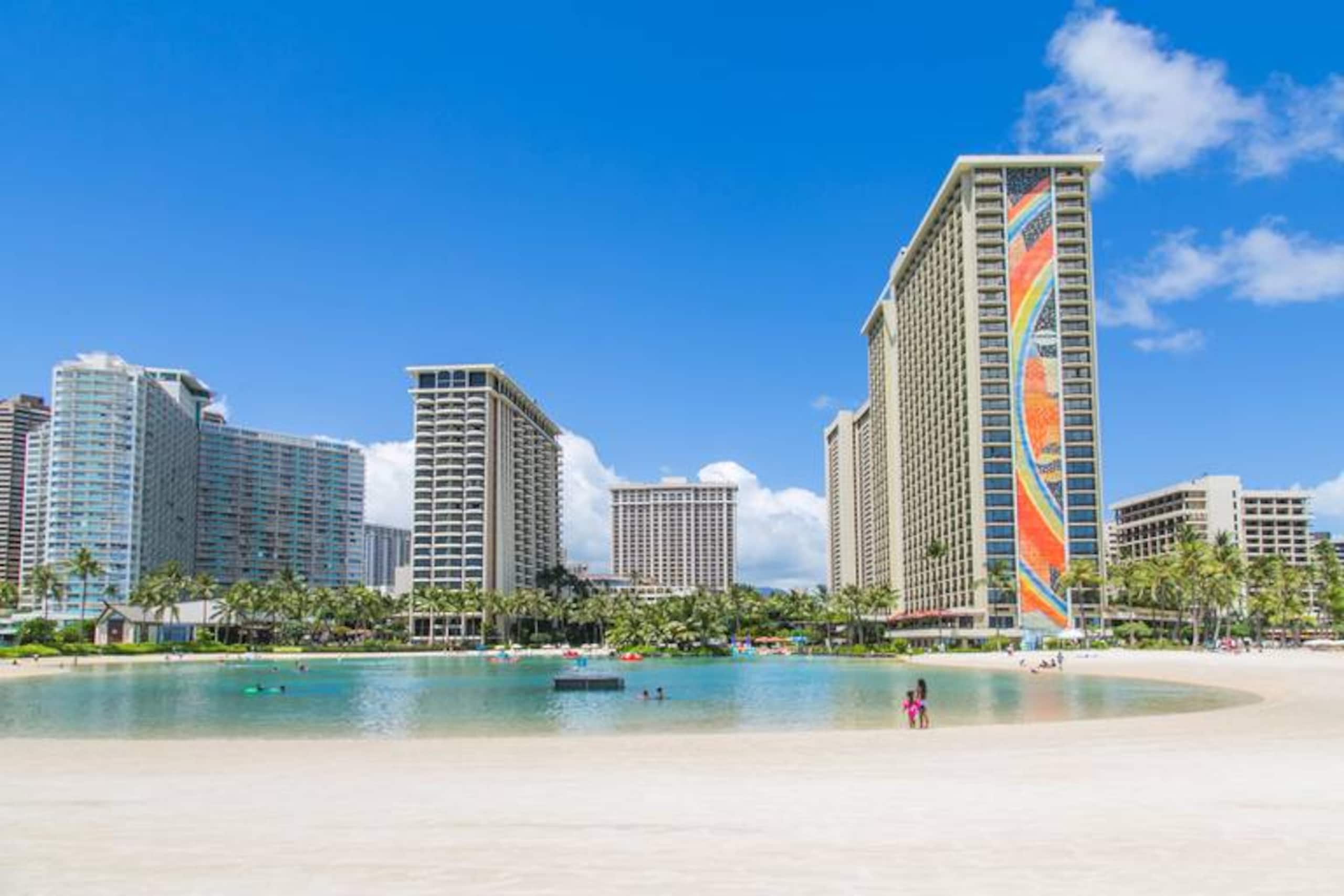 Condo in Honolulu · ★4.82 · 1 bedroom · 3 beds · 1 bath - Image 43