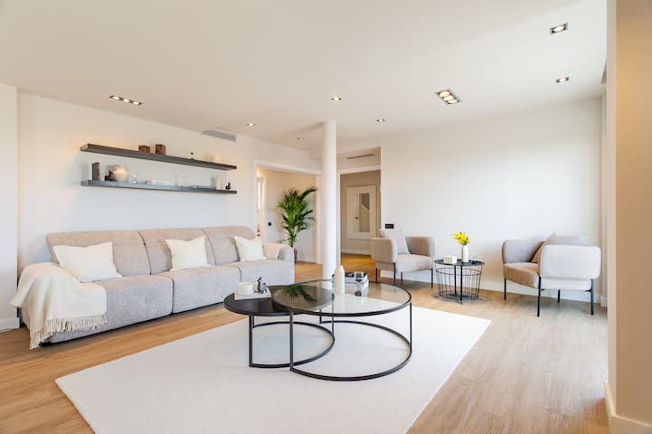 New Penthouse vilaolimpica ( 2 parkings free)