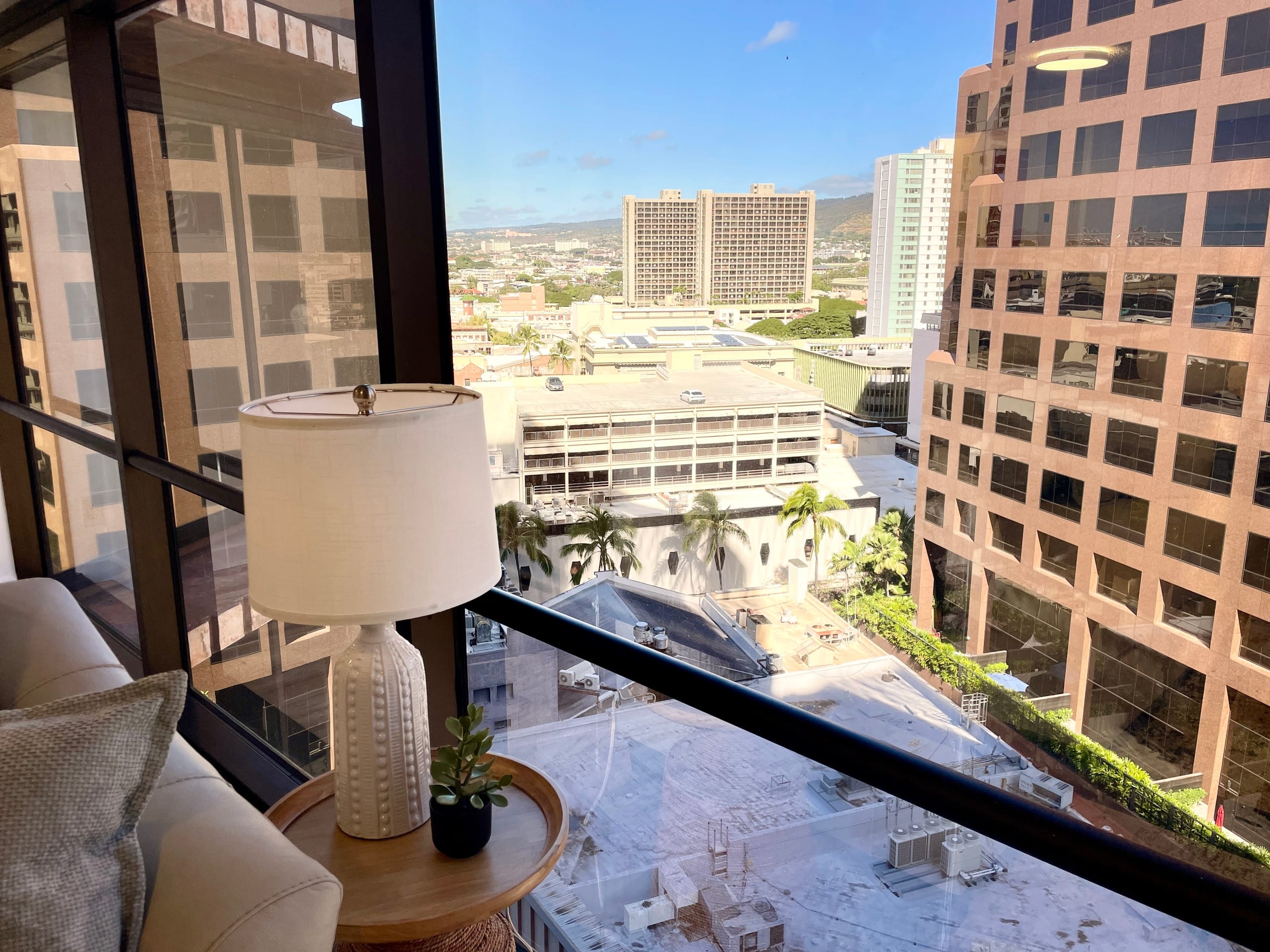 Honolulu Mountain View Condo w/ Free Parking - Image 4