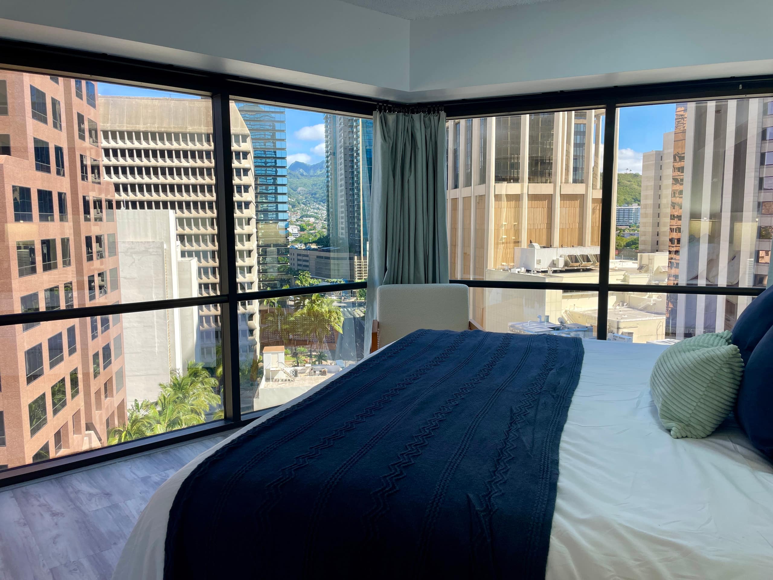 Honolulu Mountain View Condo w/ Free Parking - Image 22