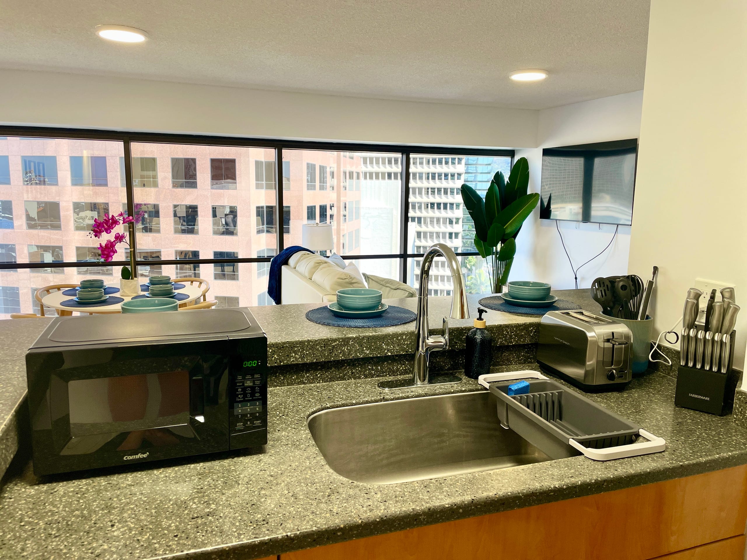 Honolulu Mountain View Condo w/ Free Parking - Image 9