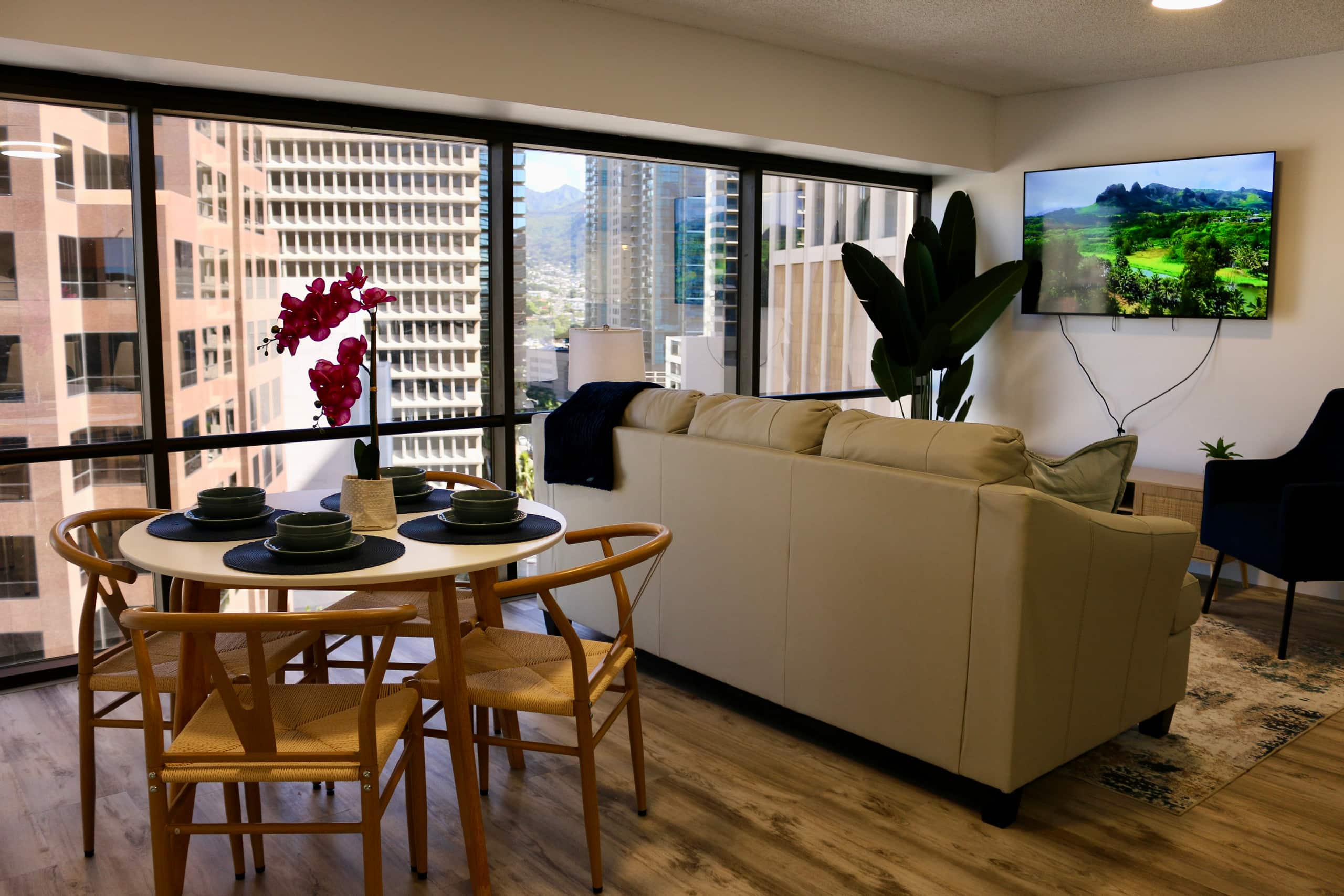 Honolulu Mountain View Condo w/ Free Parking - Image 3