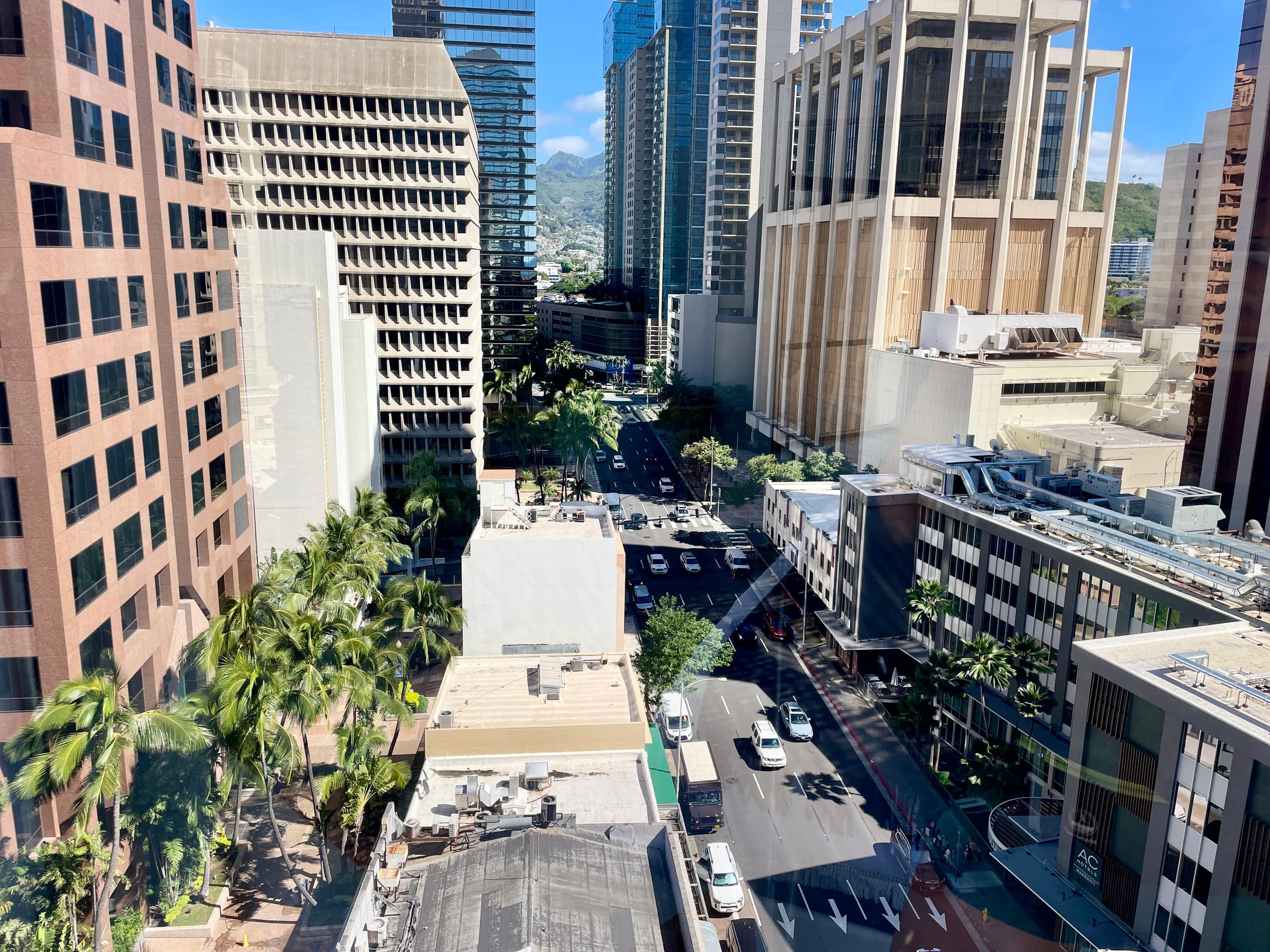 Honolulu Mountain View Condo w/ Free Parking - Image 24