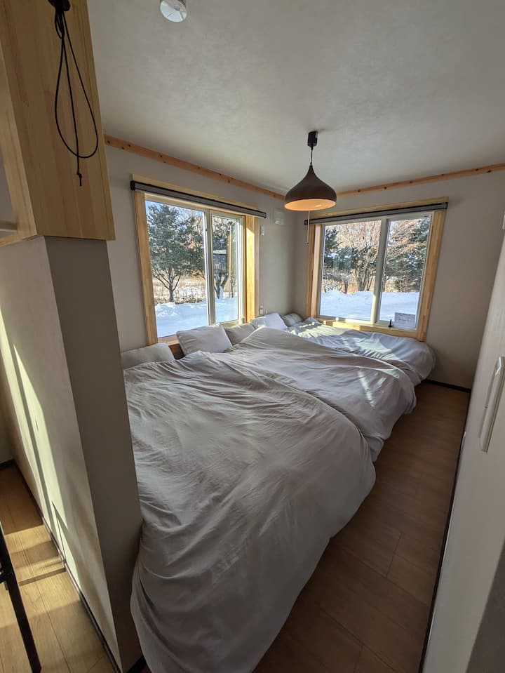 3 semi-double mattresses (120✕ 3)