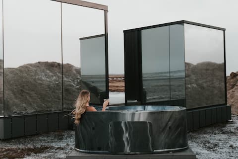 AURA Retreat Iceland - ROK Cabin