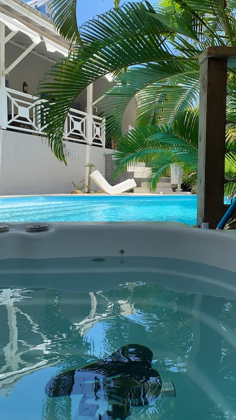 Villa Émeraude - Pool and Jacuzzi