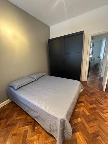 3 qts, 110 mts. Próx metrô, praia Copa e Ipa. Vaga gallery image 5