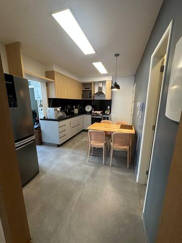 3 qts, 110 mts. Próx metrô, praia Copa e Ipa. Vaga gallery image 3