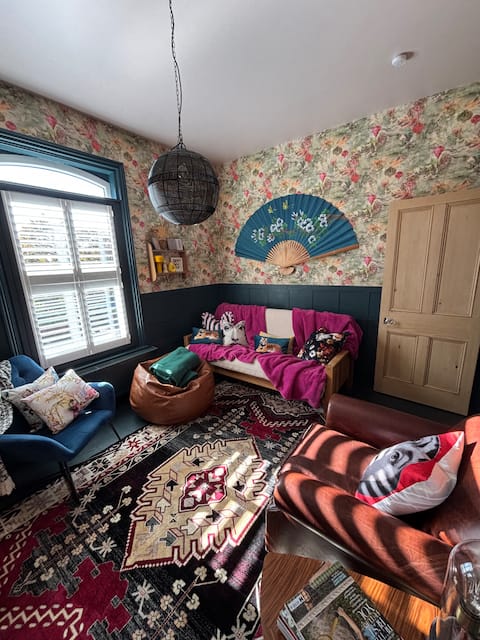 Top performing Airbnb: Nini's Nest in Sefton