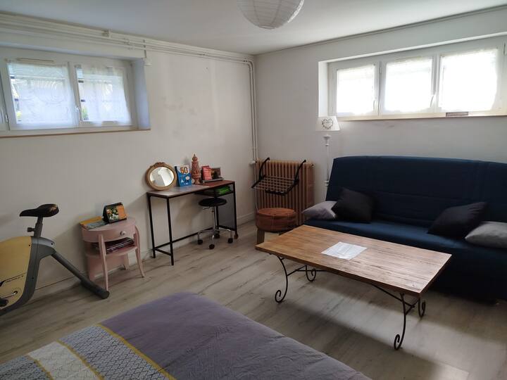 Logement Privatif Dans Maison, Accès Au Jardin - Angoulême