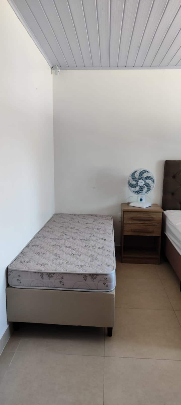 საძინებელი 1