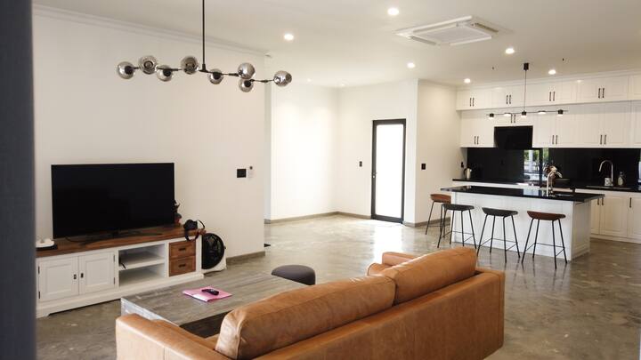 Villa Hồ Bơi Lagi 4 Phòng Ngủ - La Gi