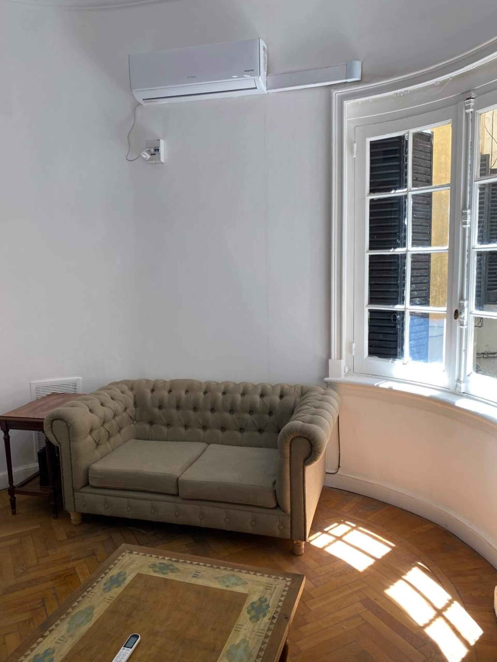 One-bedroom apartment room in Monserrat