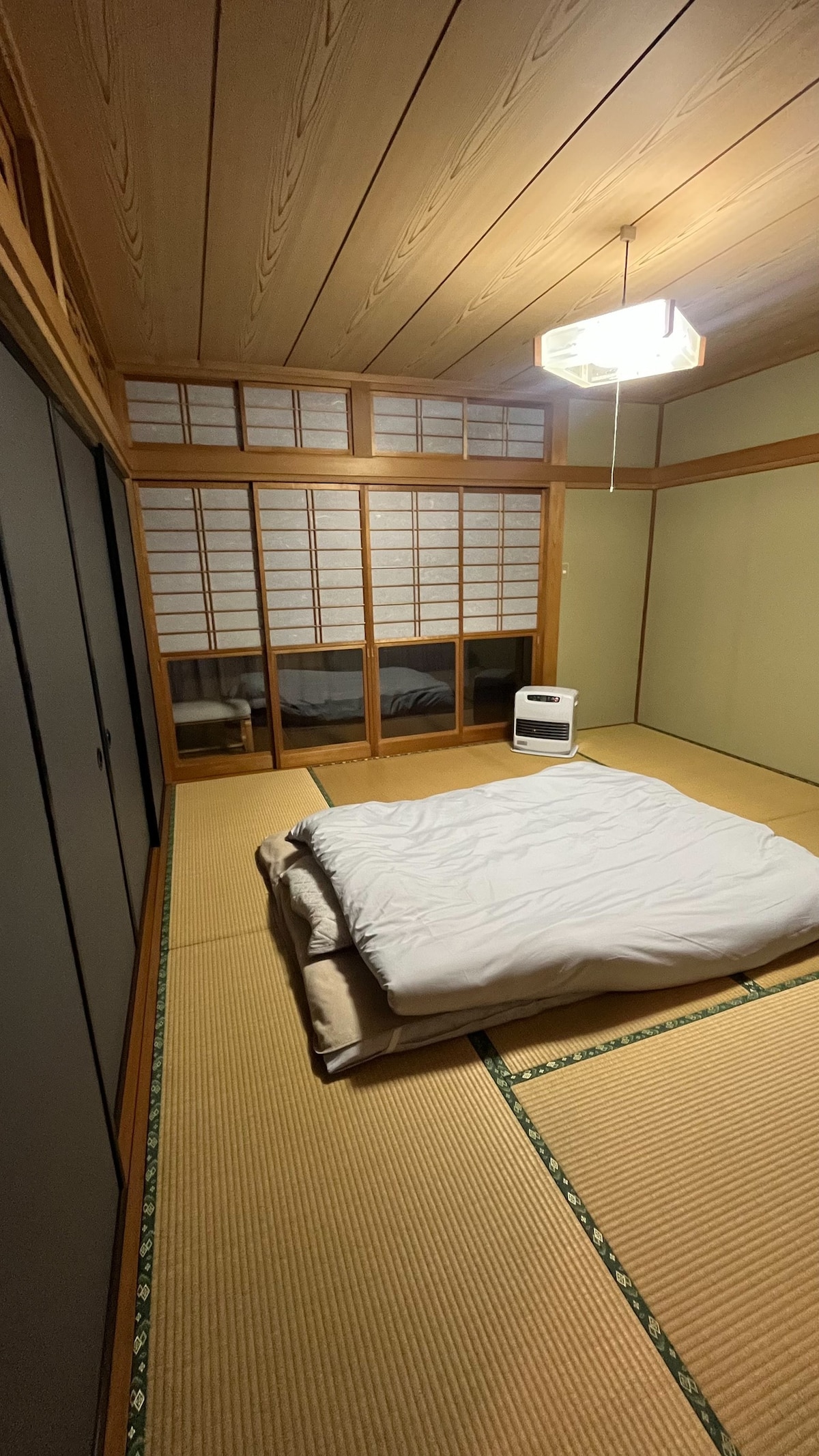 საძინებელი 1