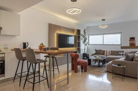 Beautiful 2 Bd Apartment in Aya Tower - 24/7 Power