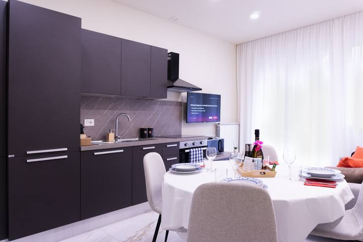 Marconi 34 / Luxurious Condo in Old Town Bologna gallery image 2