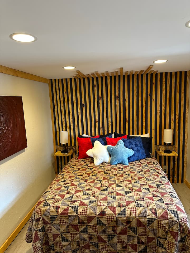 Брачен кревет (широк 150-179 см) во главно 