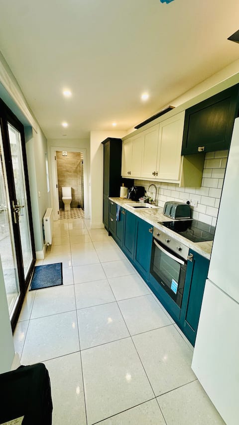 Modern 3-Bed in Tralee | Gateway to Kerry