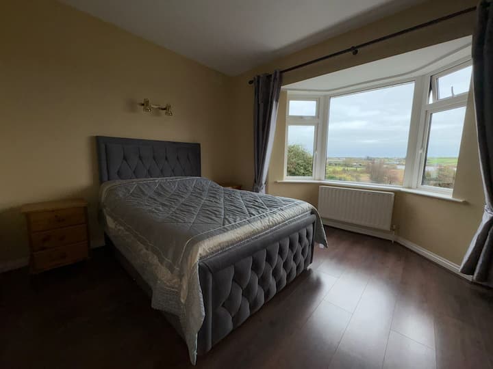 Schlafzimmer 1