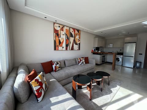 Popular Airbnb listing: Emplacement Chic & Central Fibre Optic Casablanca in Arrondissement Du Maârif ⵜⴰⴳⵣⵣⵓⵎⵜ ⵏ ⵍⵎⵄⴰⵔⵉⴼ مقاطعة المعاريف