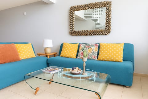 Top Airbnb: Ocean Penthouse w Beach & Pools -King Bed! in Stella