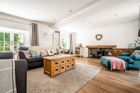 Popular Airbnb listing: Country Retreat with Vineyard Views in East Devon
