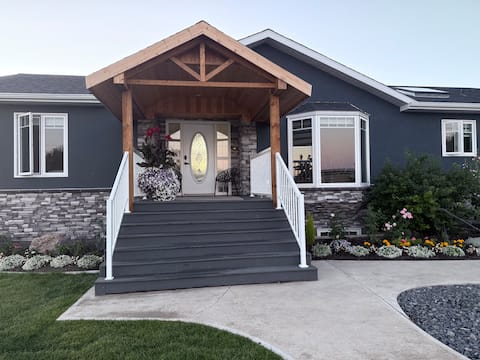 Cozy Ranch Retreat for Families or Large groups