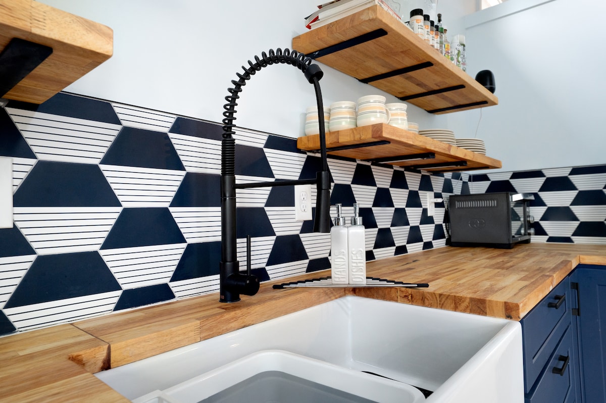 Popular Airbnb listing: Cozy Studio Apartment in SW ATL in Oakland City