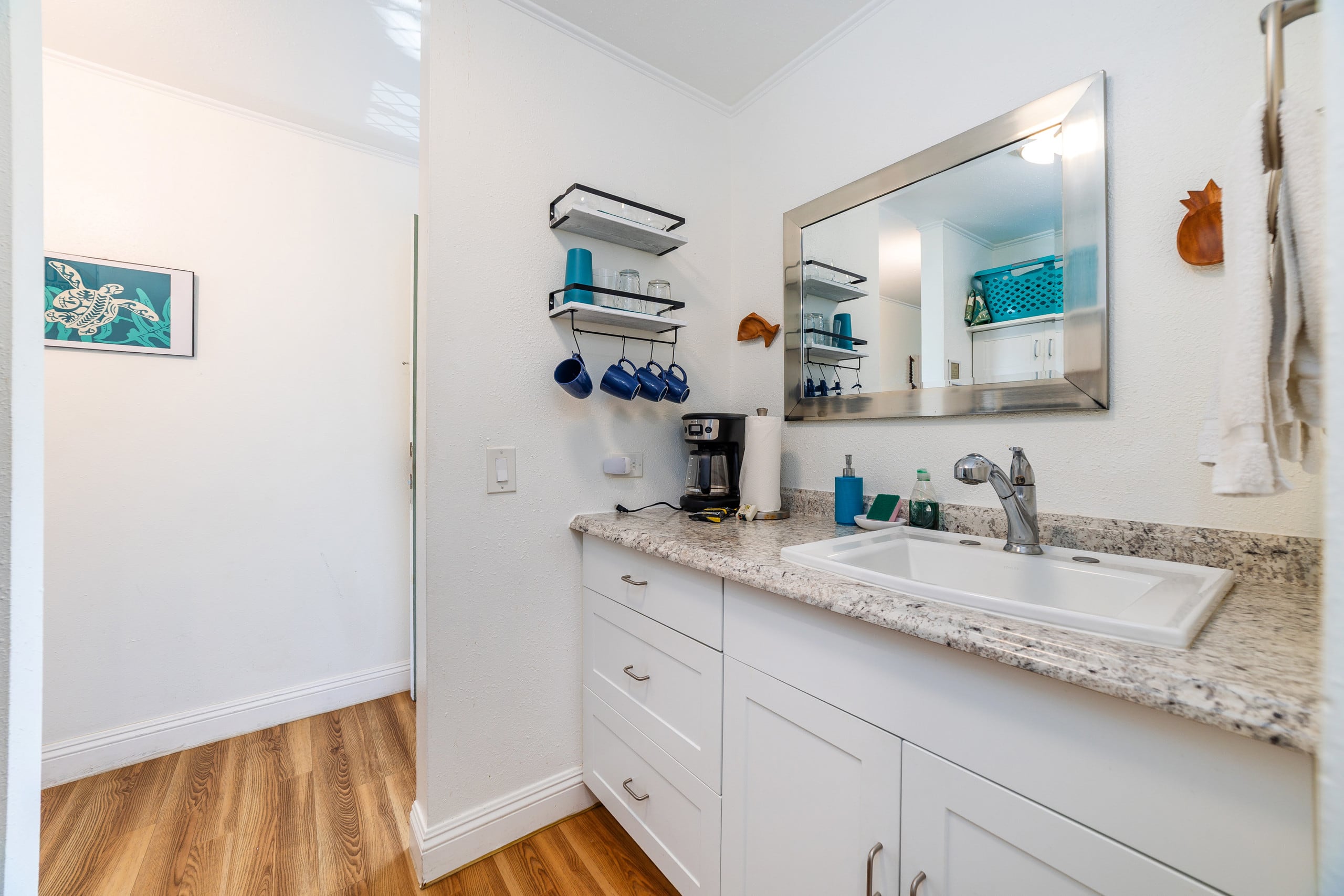 Condo in Kailua-Kona · ★4.8 · Studio · 3 beds · 1 bath - Image 8