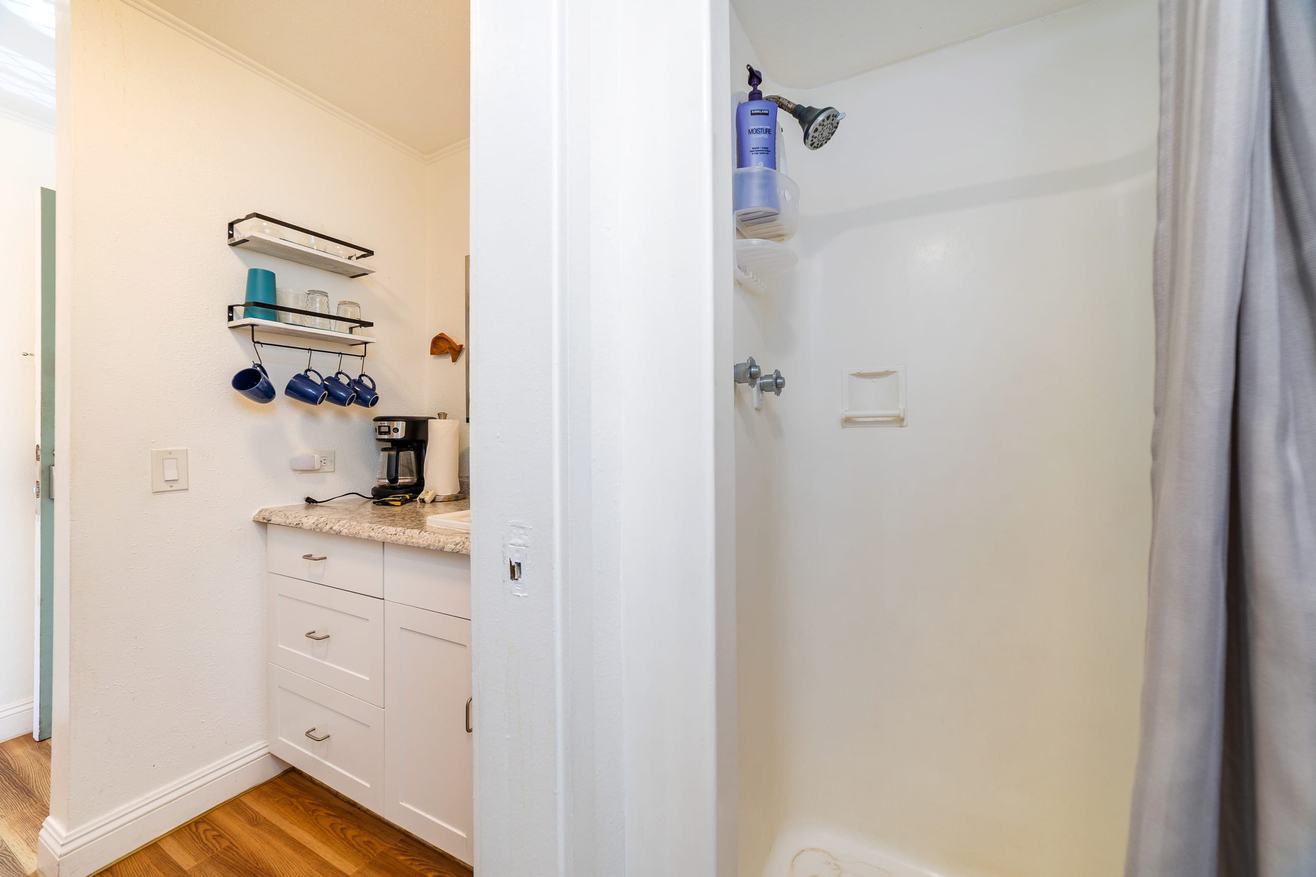 Condo in Kailua-Kona · ★4.8 · Studio · 3 beds · 1 bath - Image 10
