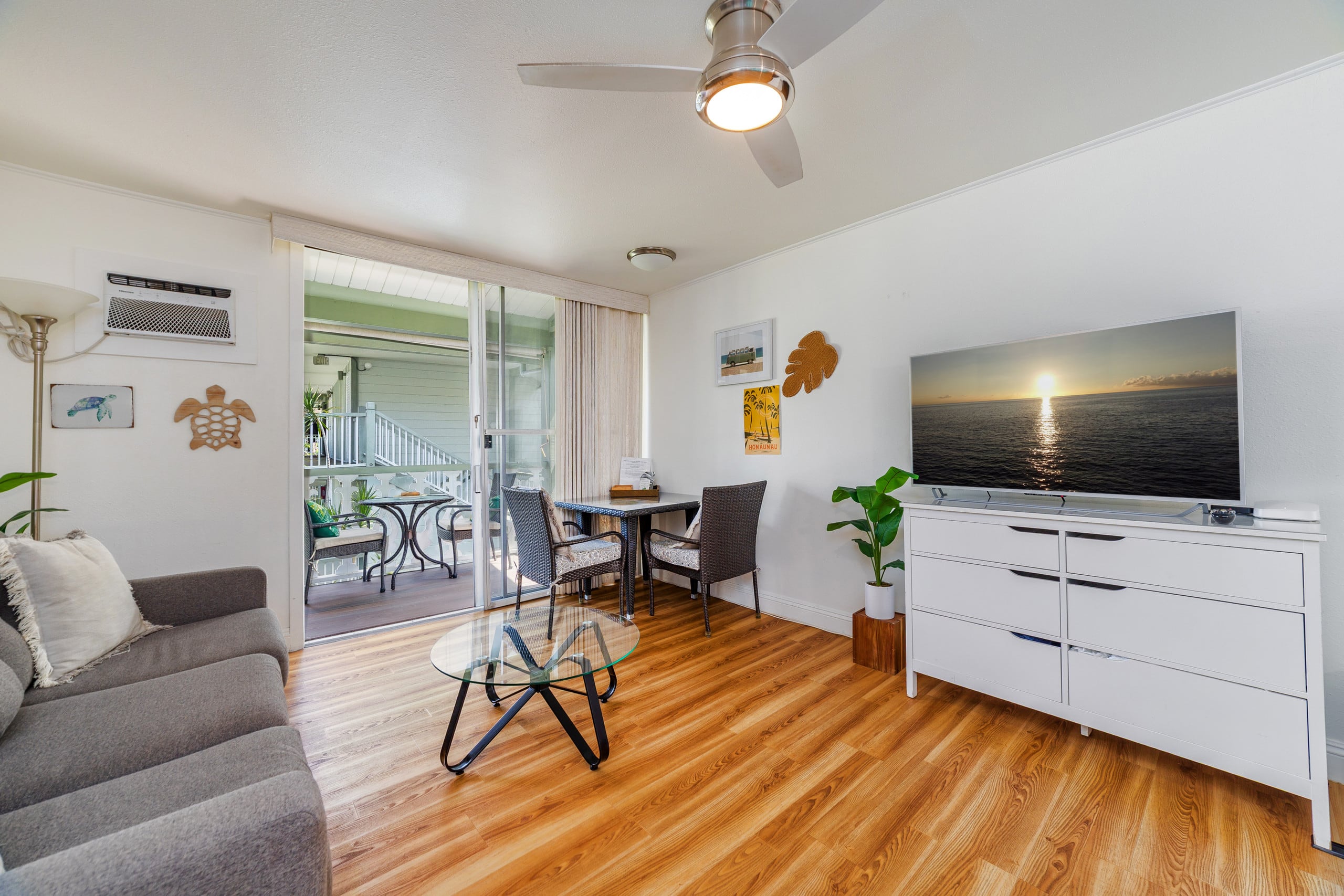 Condo in Kailua-Kona · ★4.8 · Studio · 3 beds · 1 bath - Image 6
