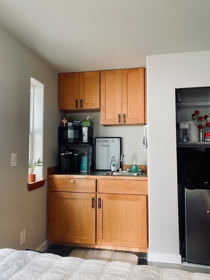 Seattle Gem - Cozy Private Bed, Bath With Yard - Seattle, WA