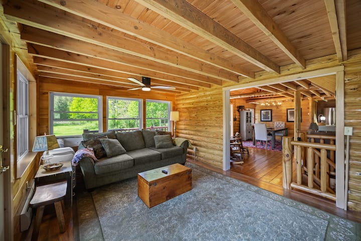 7 Pines Lodge - Finger Lakes, NY