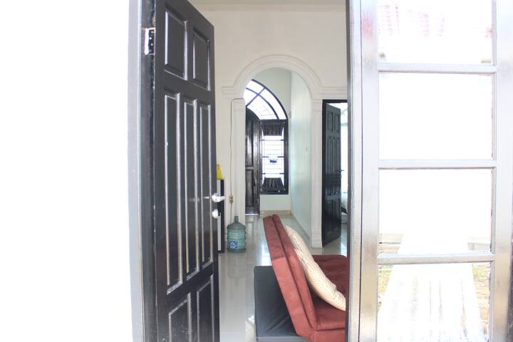 Villa Zamrud Pekanbaru - Homestaybybagus - Pekanbaru