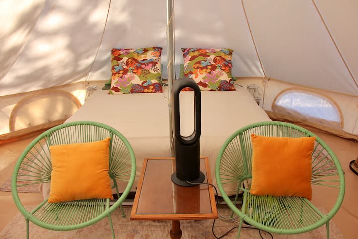 Manželská posteľ King, chladič + ohrievač Dyson 