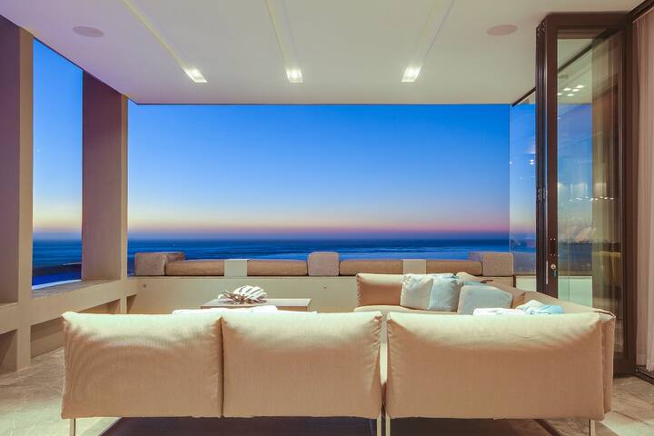 Skyline Retreat 5BR gallery image 4